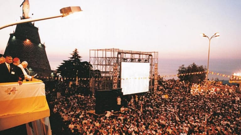 4 باباوات زاروا لبنان وكل زيارة مرآة لزمنها